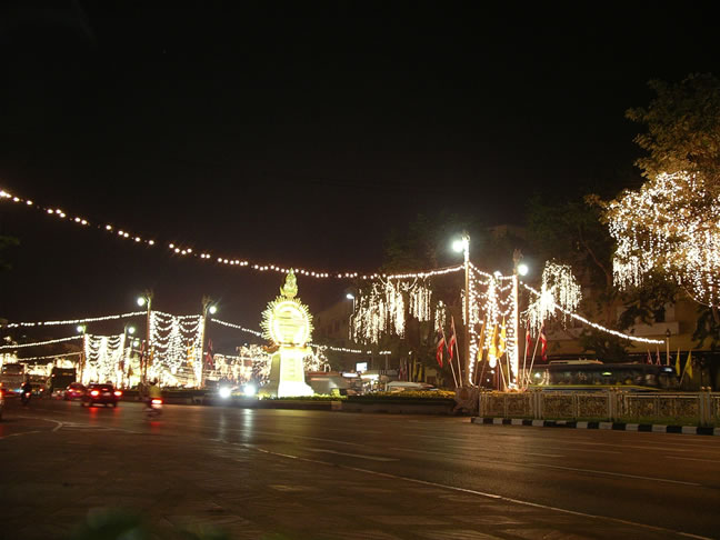 images/Bangkok-Xmas-Lights-4.jpg