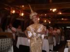 Bangkok-Wahn-Fah-boat-dances-4.jpg (70kb)