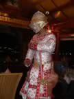 Bangkok-Wahn-Fah-boat-dances-7.jpg (77kb)