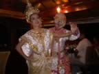 Bangkok-Wahn-Fah-boat-dances-8.jpg (74kb)