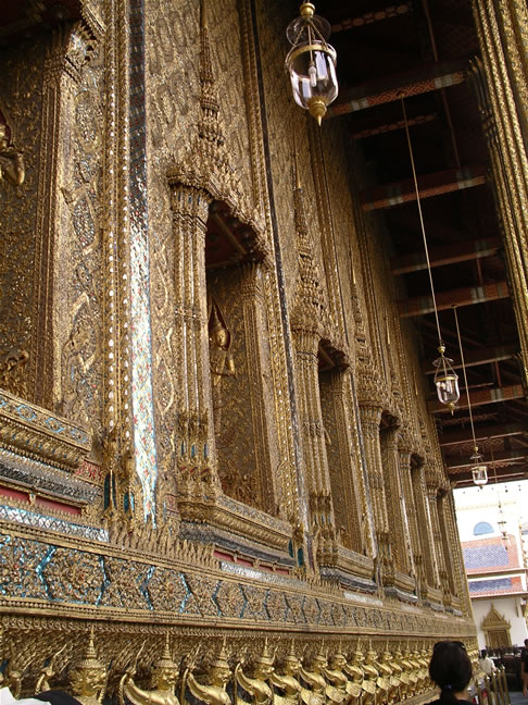 images/Grand_Palace_Emerald_Budda_Temple_4.jpg