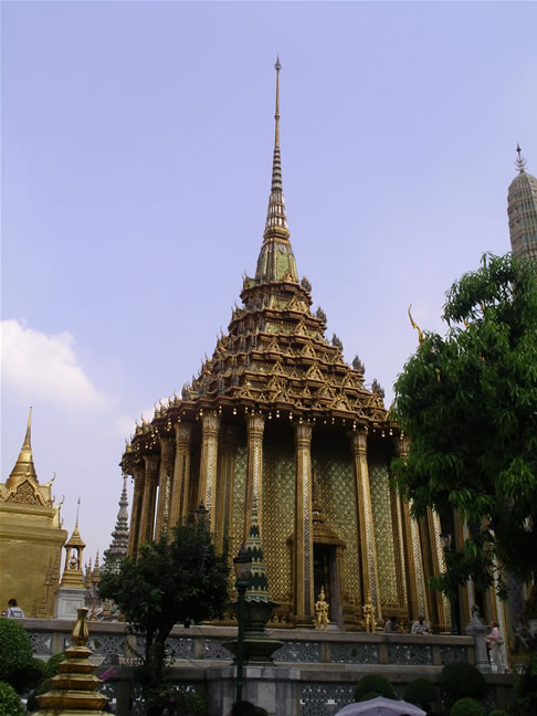 images/Grand_Palace_Phra_Mondop_4.jpg