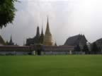 Grand_Palace_Phra_Siratana_Chedi_1.jpg (42kb)