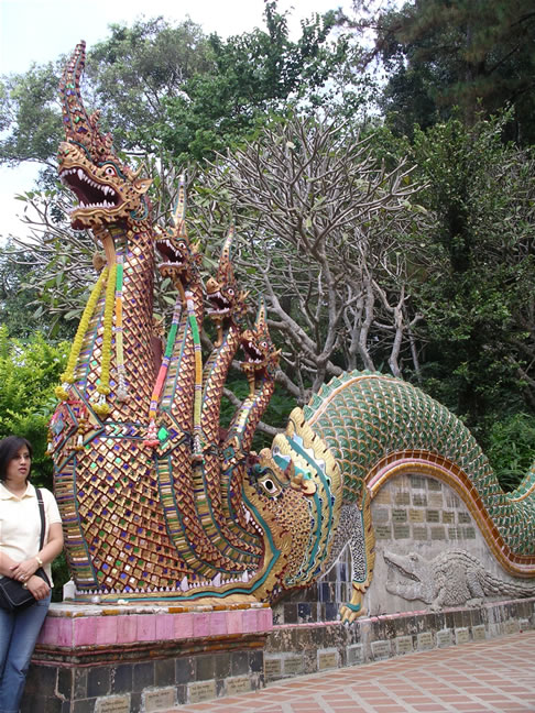 images/Doi-Suthep-Entrance-1.jpg