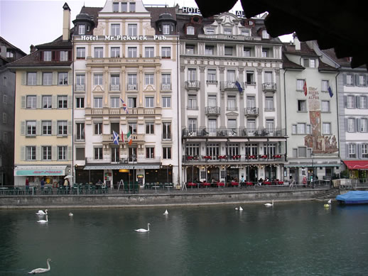 images/Luzern-river-banks-1.jpg