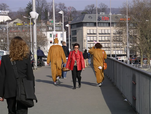 images/Zurich-Town-Easter-bunnies.jpg