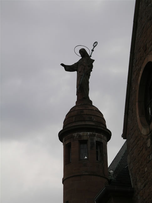 images/Day2-Kloster-statue.jpg