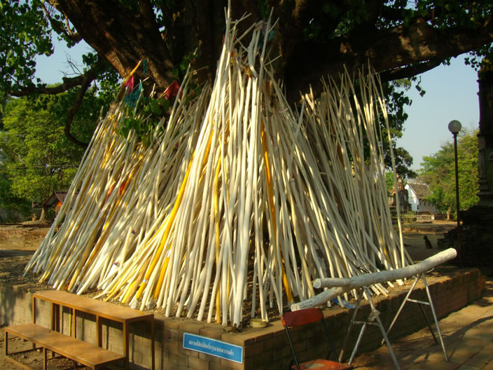 images/Wat-Chet-Yot-Pilliar-faith-sticks.jpg